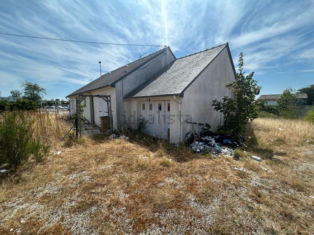 Bureau vente à Zone Industrielle du TERRAS, Mayenne