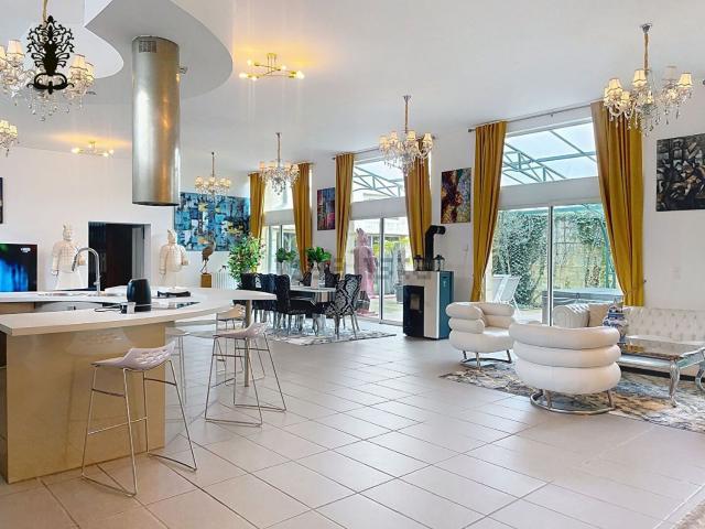 Bureau vente à Mondésir, Mérignac