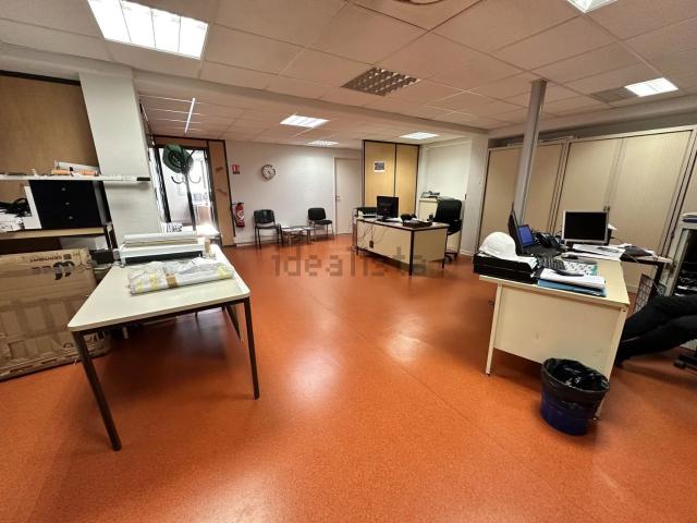 Bureau location à Lotissement la Cadenière, Meyreuil
