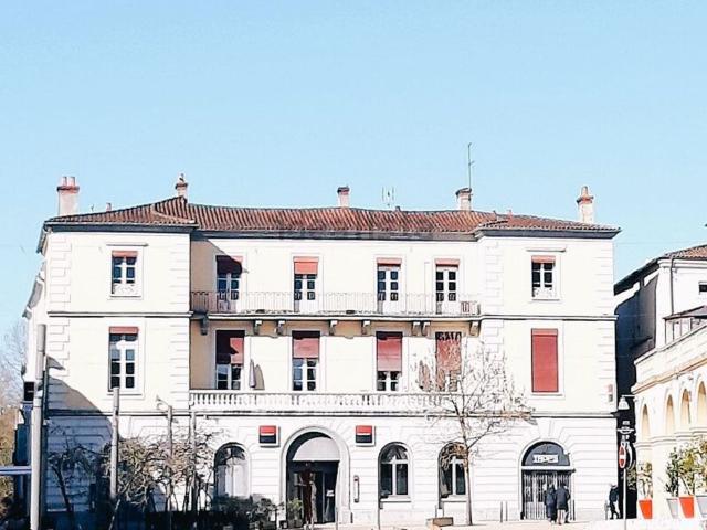Bureau vente à Mont-de-Marsan, Landes