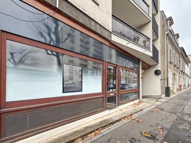 Bureau vente à Clos Pré Renault, Orléans