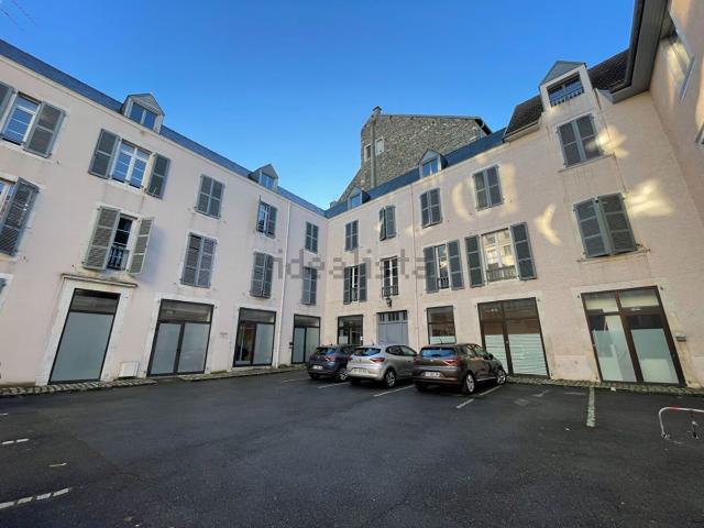 Bureau location à Quartier du Hédas, Pau