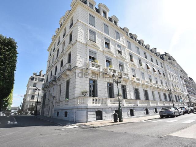 Bureau vente à Centre Ville, Pau