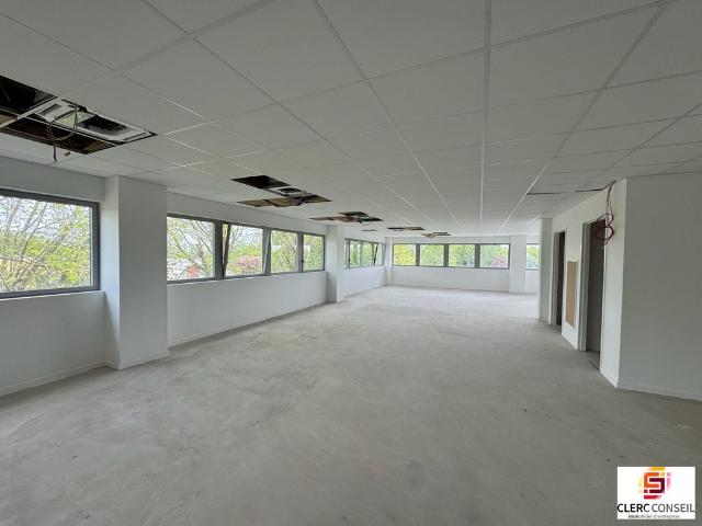 Bureau vente à Mont-Saint-Aignan, Seine-Maritime