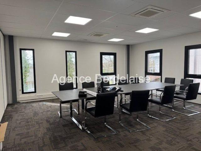 Bureau vente à Pessac, Gironde