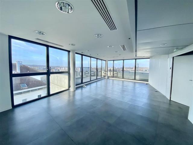 Bureau vente à Village Centre-ville, Rueil-Malmaison