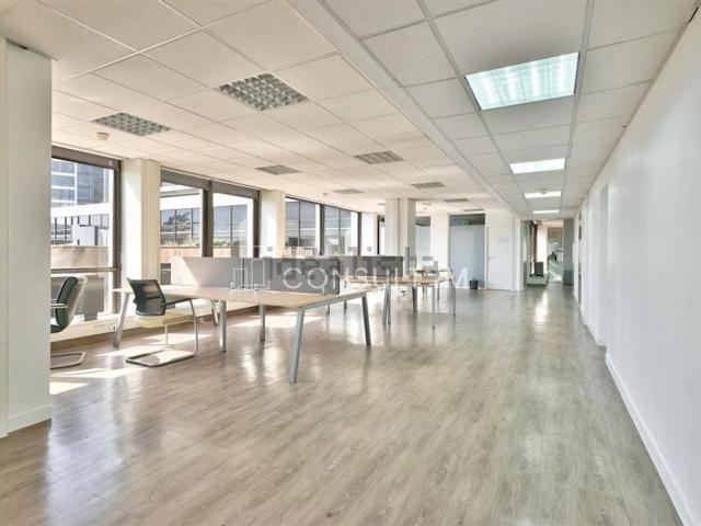 Bureau location à Les Bureaux de la Colline, Saint-Cloud