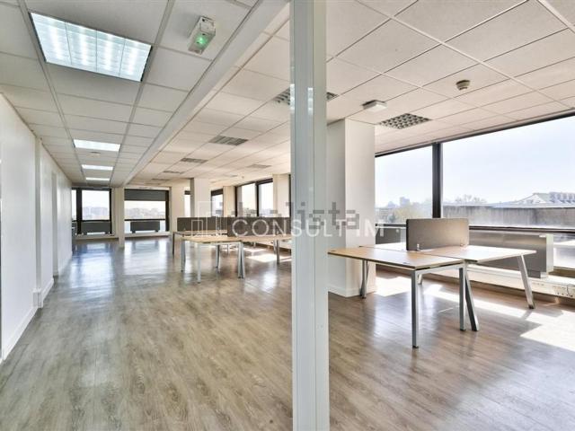 Bureau location à Les Bureaux de la Colline, Saint-Cloud