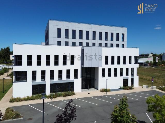 Bureau location à Bitot, Saint-Contest