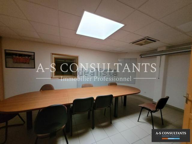 Bureau vente à Le Plat, Saint-Pierre-de-Bœuf