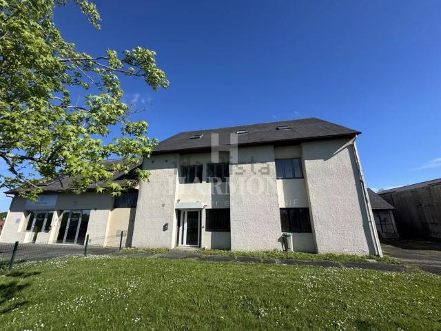 Bureau vente à Lotissement Clos Lescourre, Serres-Castet