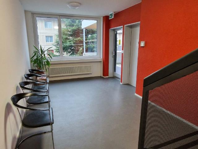 Büro mieten in La Tène