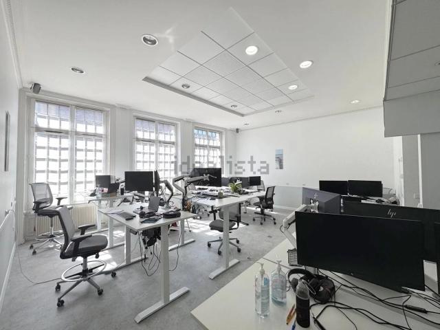 Bureau vente à Centre - Le Port, Vannes