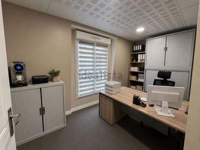 Bureau vente à Saint-Firmin, Vineuil-Saint-Firmin