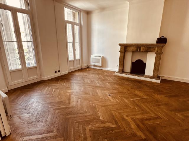 Bureau vente à Arrondissement de Toulon, Toulon