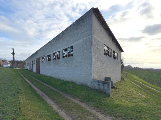 Bureau vente à Coucy-le-Château-Auffrique, Aisne