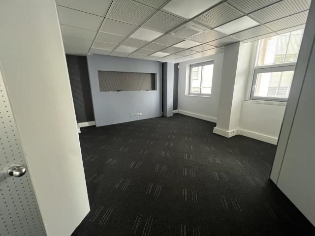 Bureau vente à Angers