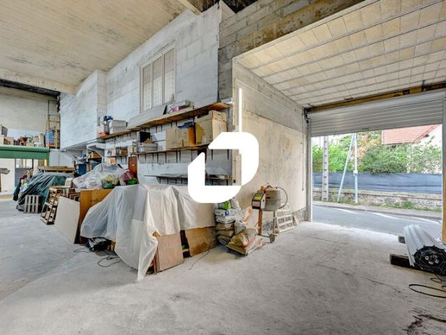 Local Commercial vente à Palaiseau, Athis-mons