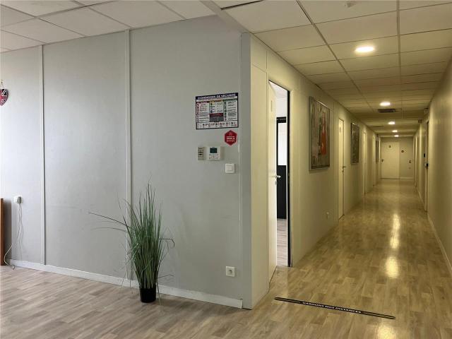 Bureau vente à Versailles, Montigny-le-bretonneux