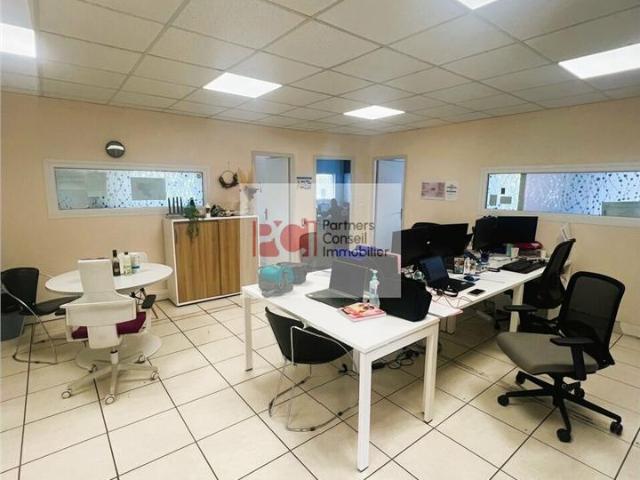 Bureau location à Nîmes