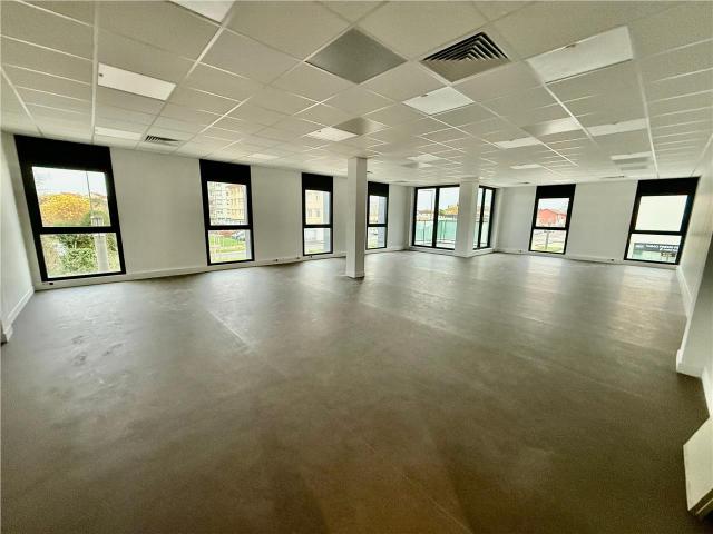 Bureau location à Bourg-en-Bresse, Péronnas