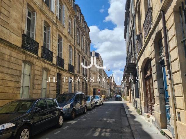 Bureau vente à Bordeaux