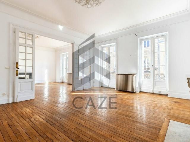 Bureau vente à Bordeaux