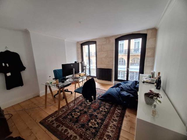 Bureau vente à Bordeaux
