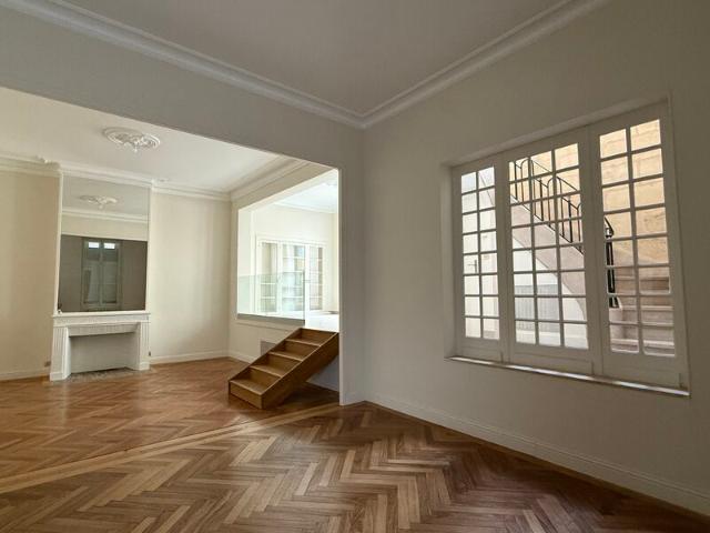 Bureau vente à Bordeaux