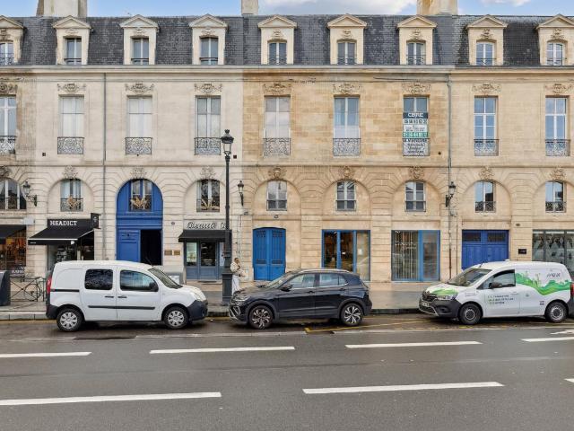 Bureau vente à Bordeaux