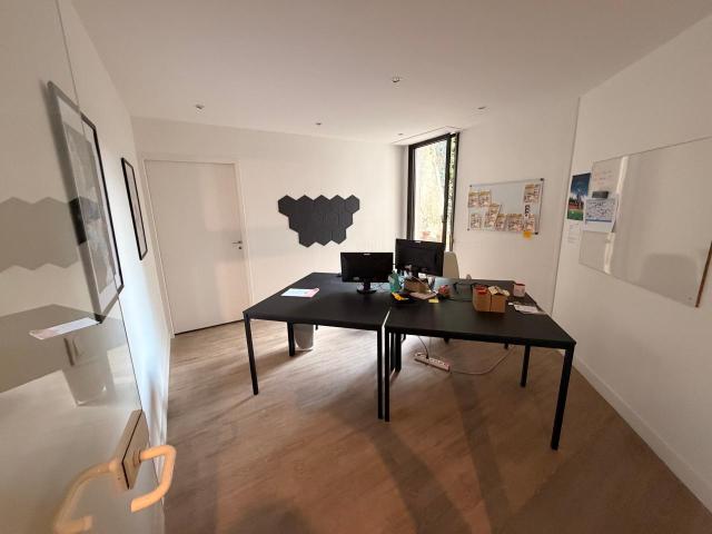 Bureau vente à Bordeaux