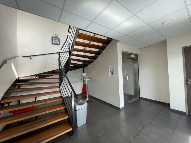 Bureau vente à Bordeaux, Canéjan