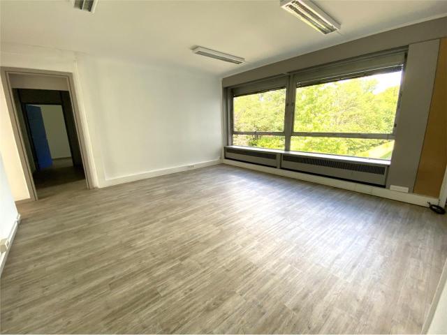 Bureau vente à Lille, Croix