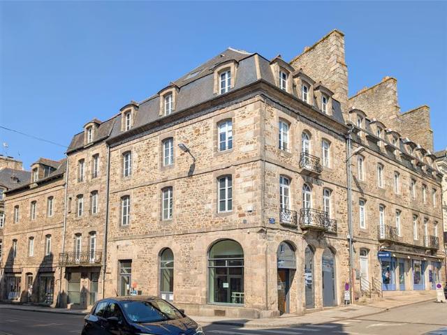Bureau vente à Intra-Muros, Dinan