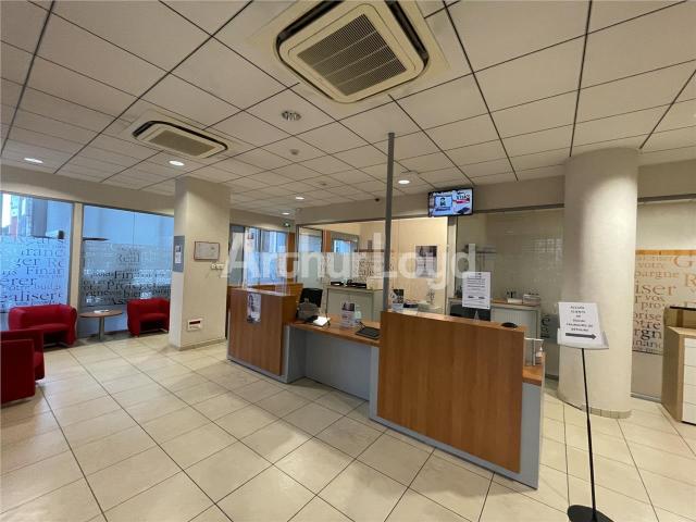 Bureau vente à Douai