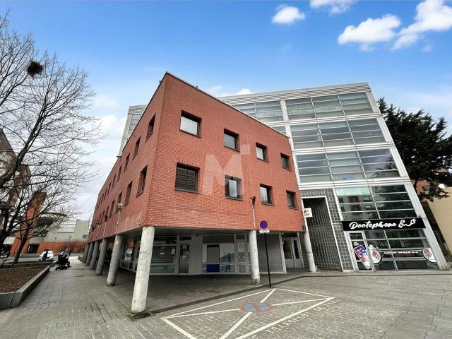 Bureau vente à Évry, Petit-bourg