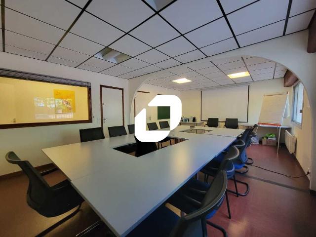 Bureau vente à Évry, Petit-bourg