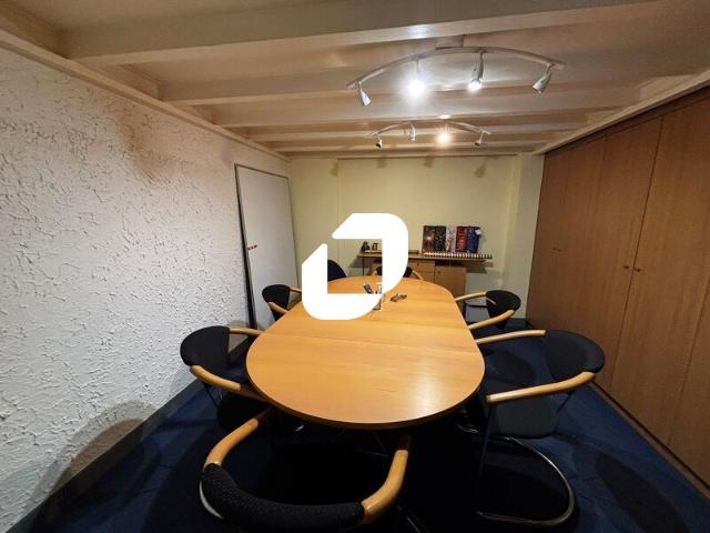 Bureau vente à Évry, Petit-bourg