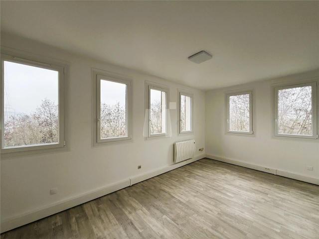 Bureau vente à Palaiseau, Igny