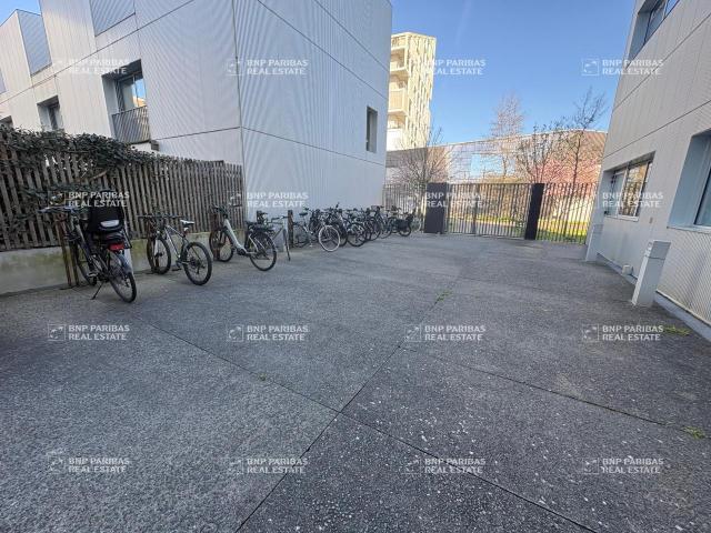 Bureau vente à Nantes
