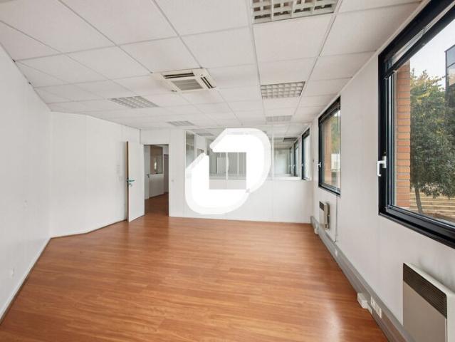 Bureau vente à Versailles, Jouy-en-josas
