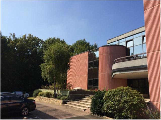 Local Commercial vente à Versailles, Jouy-en-josas