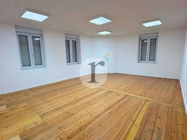 Bureau vente à Lille