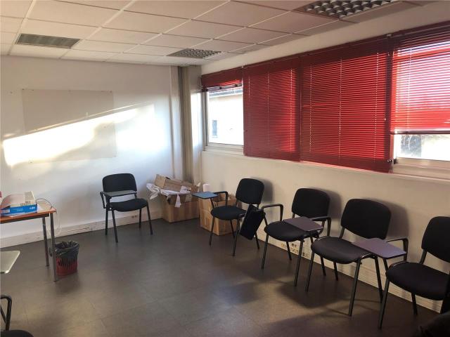 Bureau vente à Génicart, Lormont
