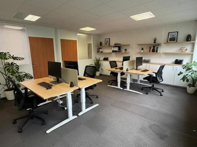 Bureau vente à Versailles, Montigny-le-bretonneux