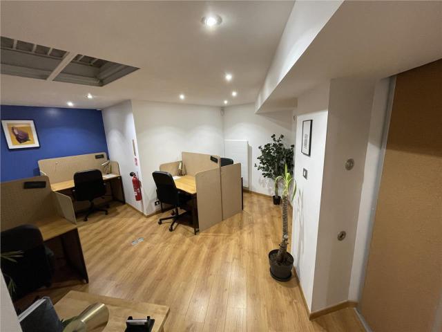 Bureau vente à Nantes