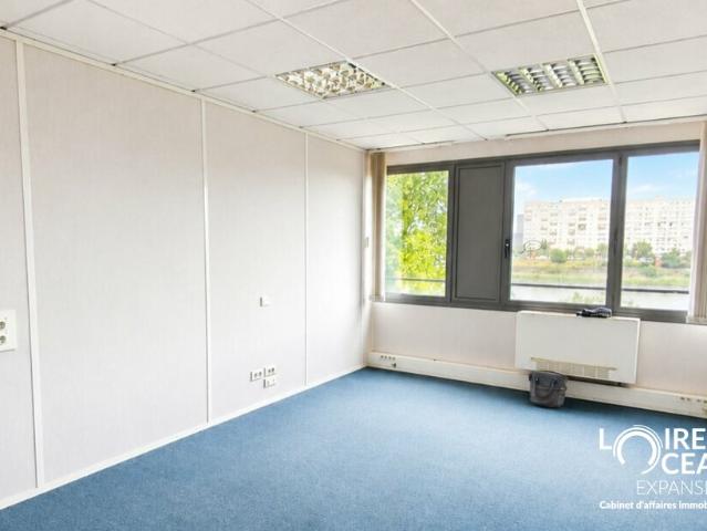 Bureau vente à Nantes