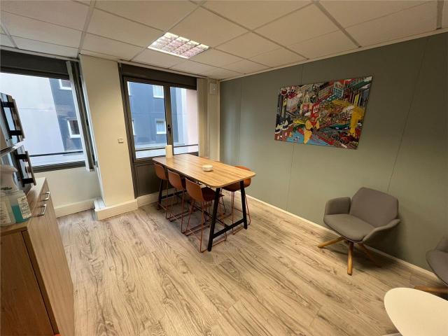 Bureau vente à Nantes