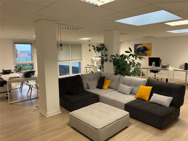 Bureau vente à Nantes