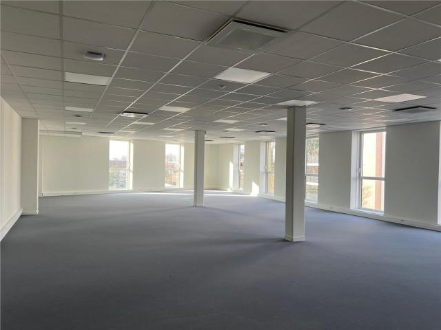 Bureau vente à Orléans